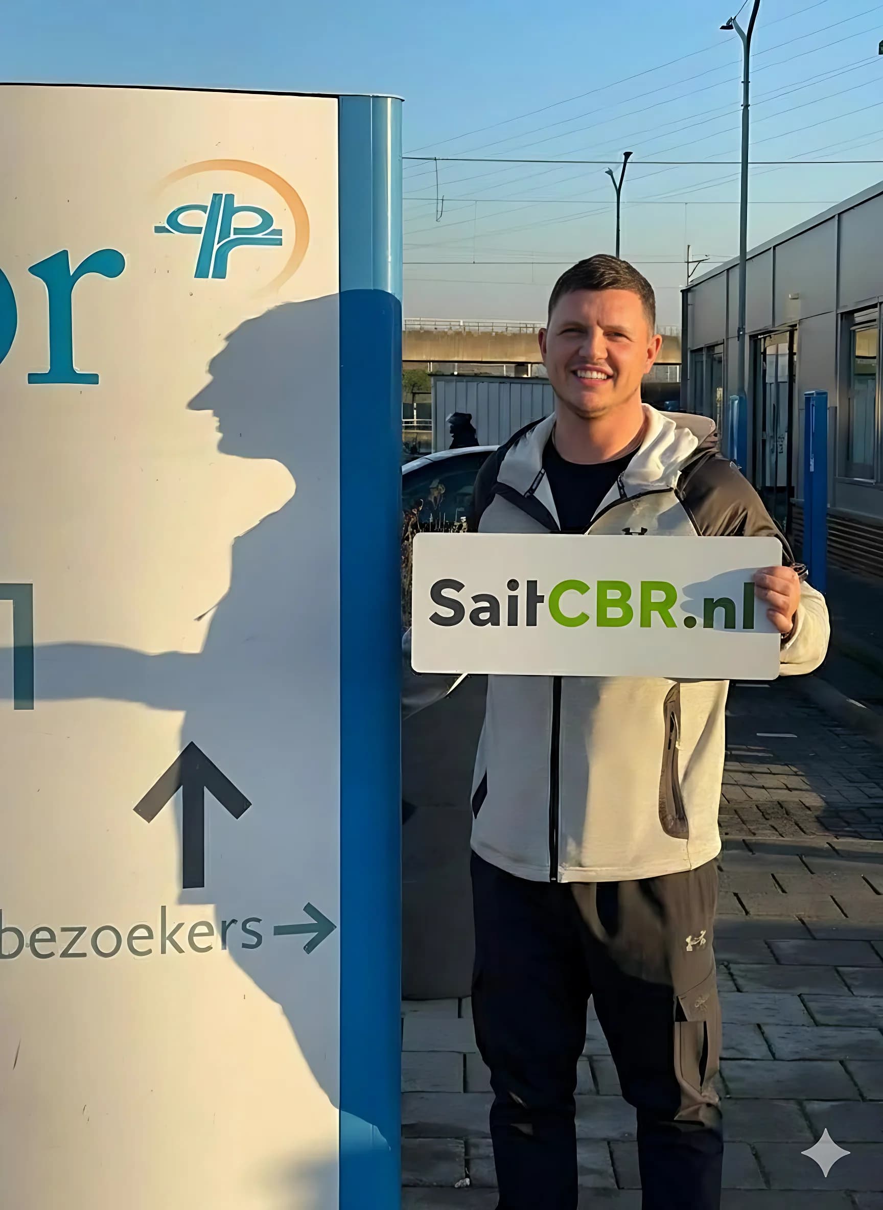 Satisfied student with Sait Cinar certificate